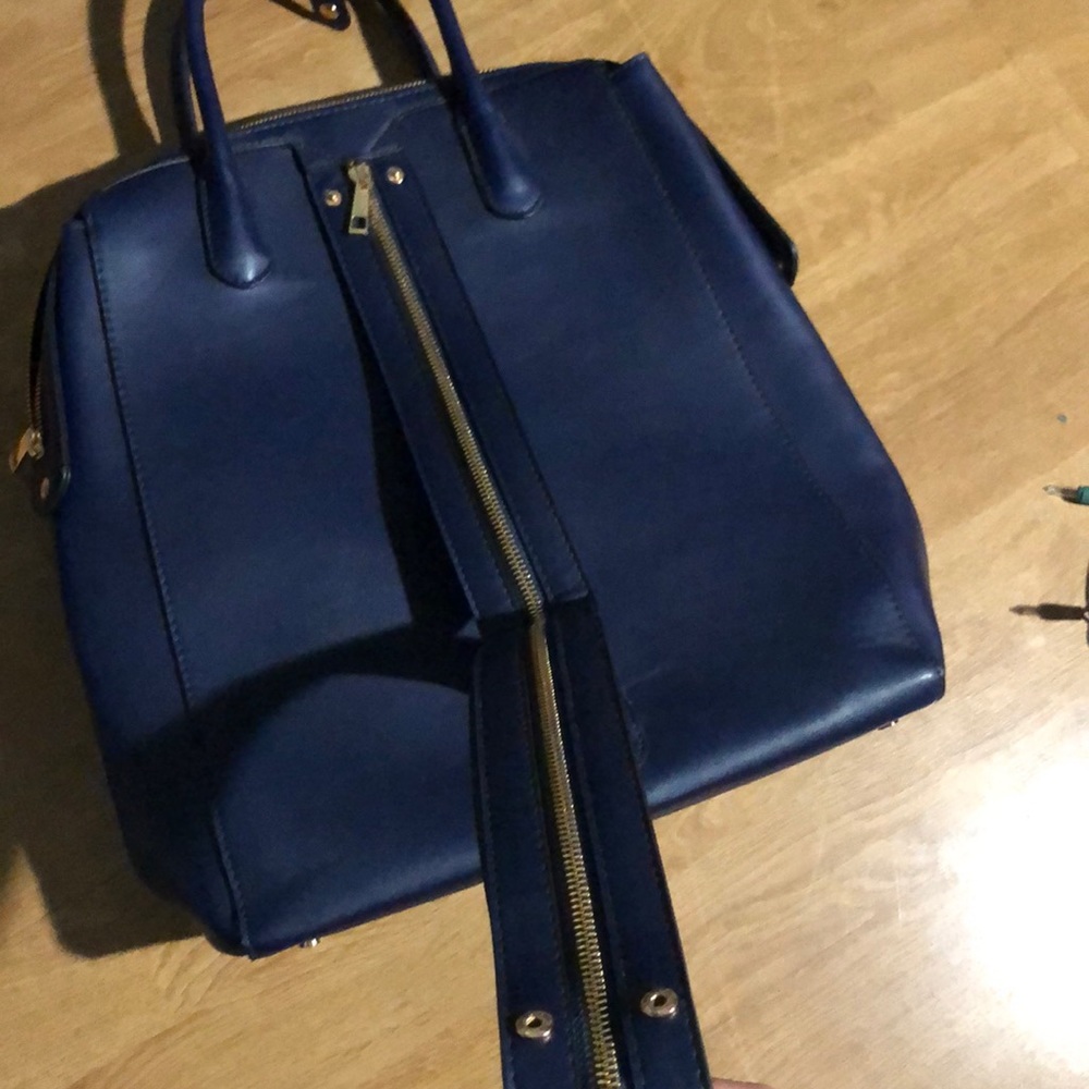 Backpack - Picture 4 of 6